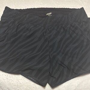 Black Zebra Print Women's Shorts Avia Athletic Shorts size 20 Great condition